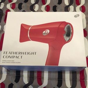 T3 Featherweight compact dryer